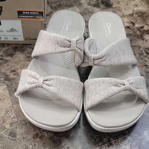 Clarks Cloudstepper's Arla Coast Sand Women's Cream Sandals Sz. 8.5 Wide